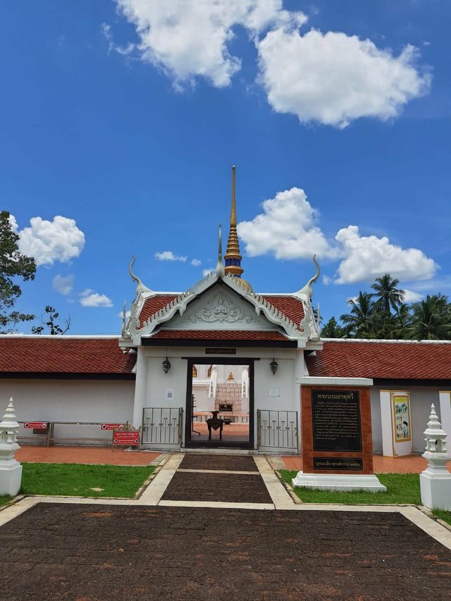 Wat Phra Boromthat Sawi1.jpg