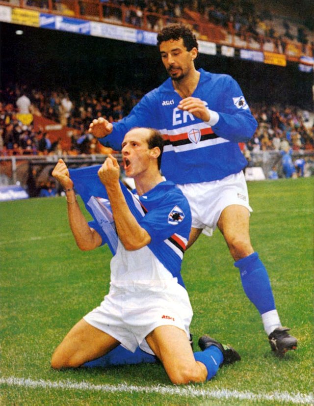 Serie_A_1990-91,_Sampdoria-Napoli_4-1,_Attilio_Lombardo_e_Gianluca_Vialli.jpg