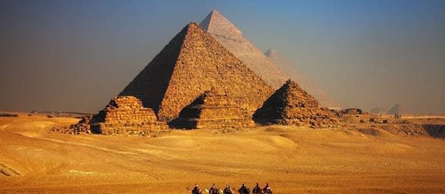 2be75fb1-c8a9-416b-89d6-613def5f9333_82e213048af4e026b6ba31e8f24cc923-pyramids-of-giza.jpg