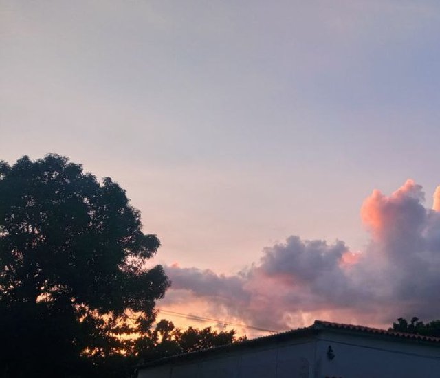 Las nubes reflejan el ocaso.jpg