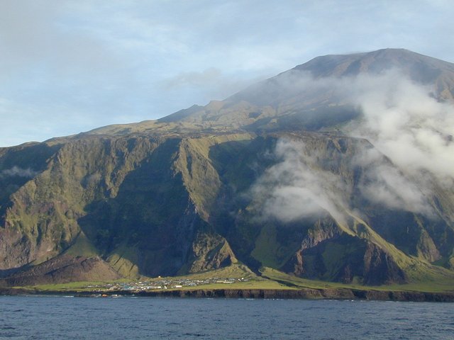 1280px-The_Main_Settlement_on_Tristan_da_Cunha_-_Flickr_-_The_Official_CTBTO_Photostream.jpg