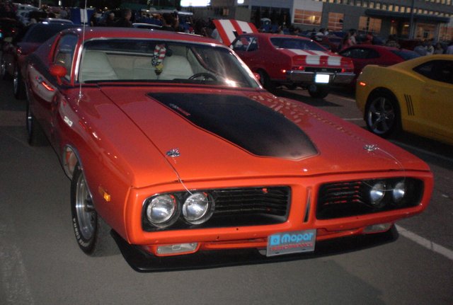 '71_Dodge_Charger_('10_Les_chauds_vendredis).jpg