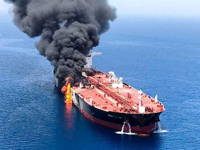 Gulf-of-Oman-tanker_16b5c14f66a_large.jpg