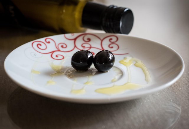 olives olive oil.jpg