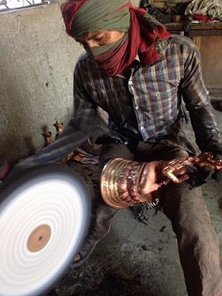 polishing-statue-of-buddha-1-1000x1000-large-small (1).jpg