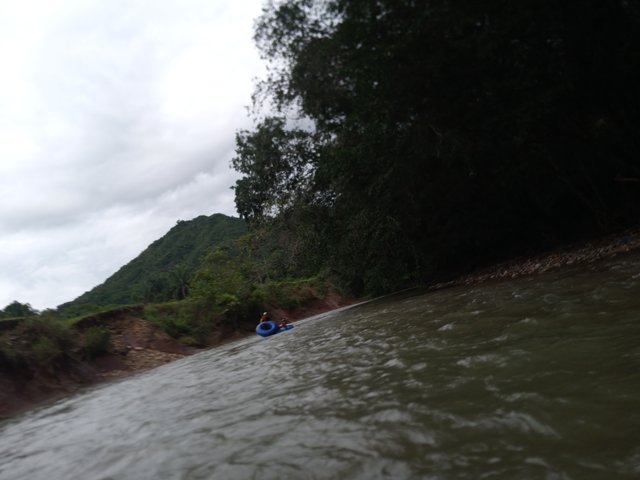 Riesgos de practicar tubing en el rio tuluni.jpg