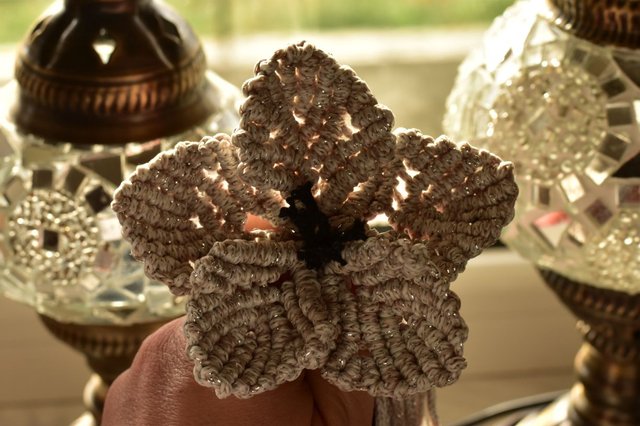 ruth-girl macrame flowers (12).JPG