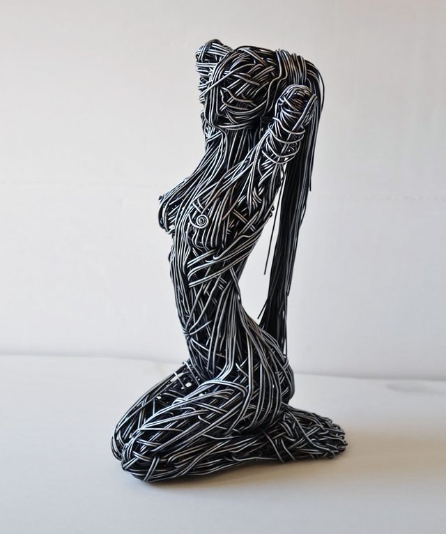 wire-sculptures-richard-stainthorp-5-1.jpg