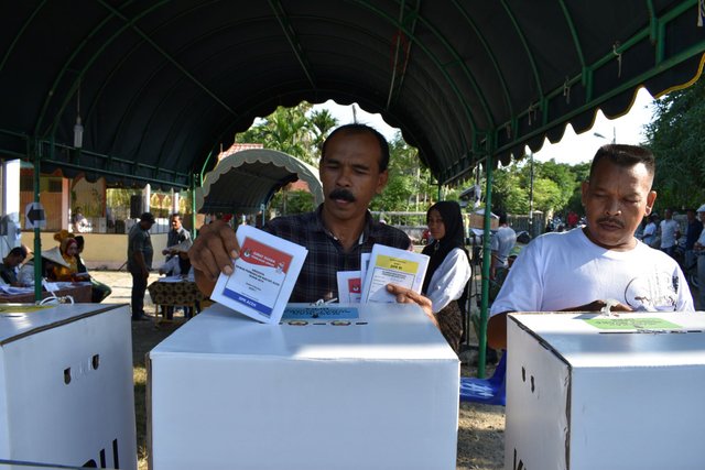 Pemilu di desa Nusa1.JPG