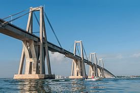 General_Rafael_Urdaneta_Bridge_view_from_the_lake_to_Cabimas_side.jpg