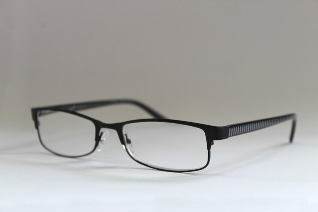 glasses-2450859_1280.jpg