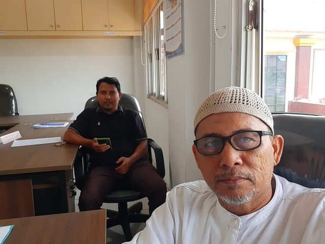 bersama pak Ayi.jpg