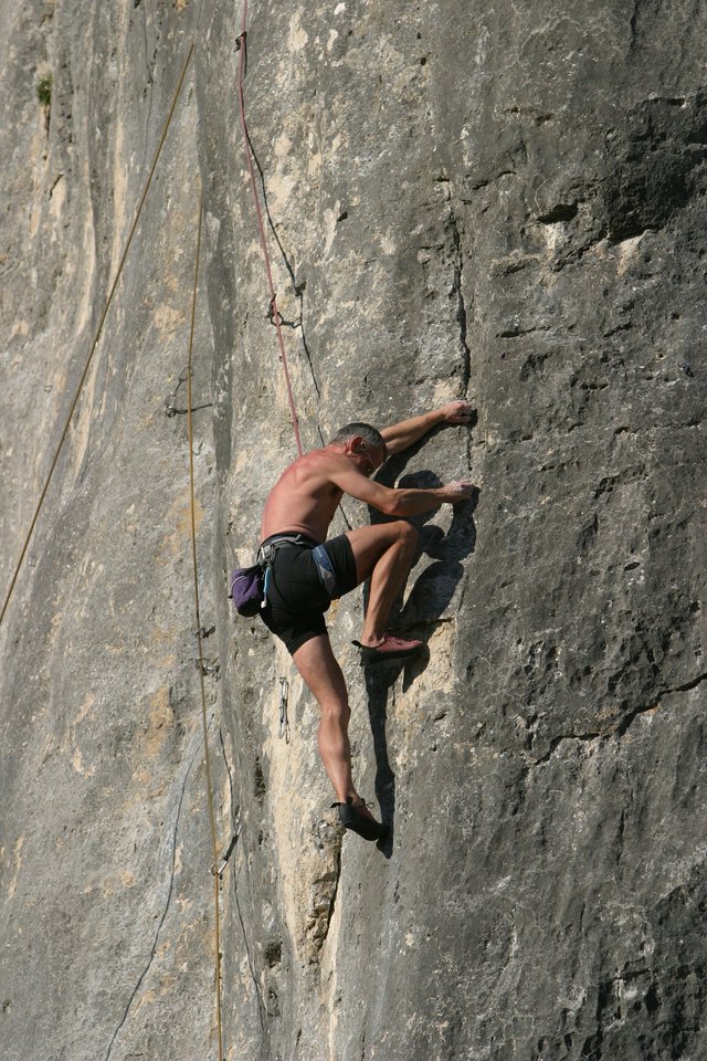 climber-226804_1920.jpg