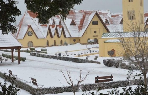 maisons-ifrane-2.jpg