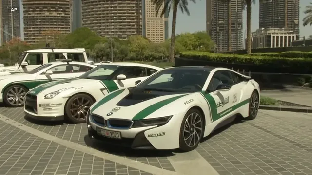 dubai-now-uses-lamborghinis-and-other-luxury-cars-as-police_t2kc.1248.webp