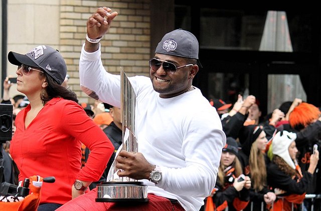 Pablo_Sandoval,_2012_World_Series_parade.jpg