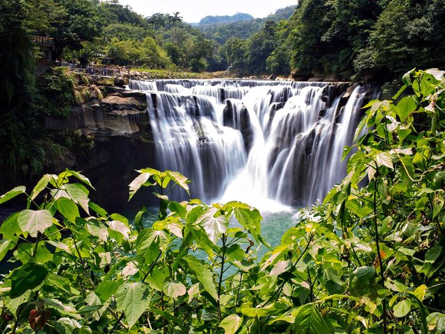 Shifen-Waterfall-New-Taipai-Taiwan.jpg