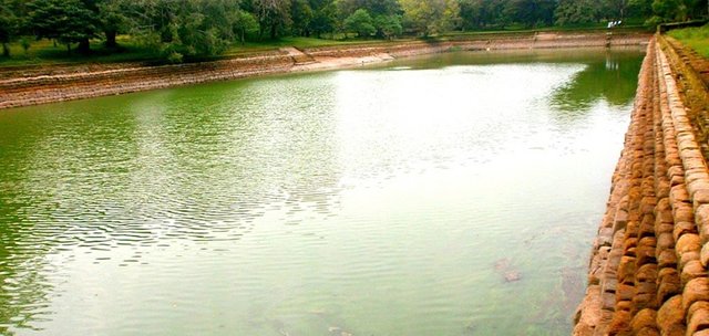 anuradhapura-eth-pokuna-elephant-pond-abayagiriya-1024x486.jpg