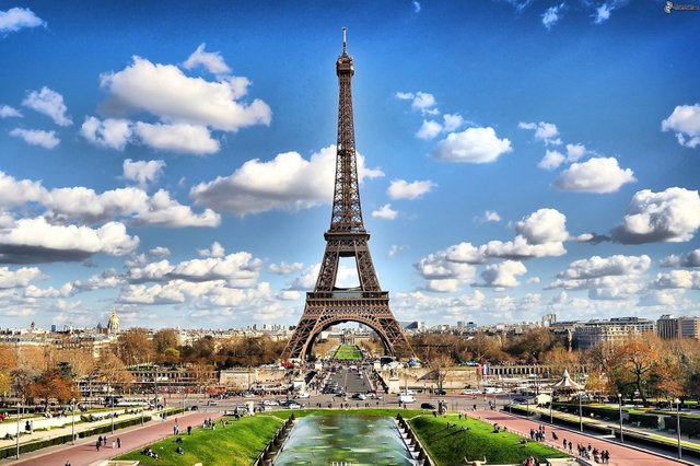 picture-of-eiffel-tower-338515.jpg