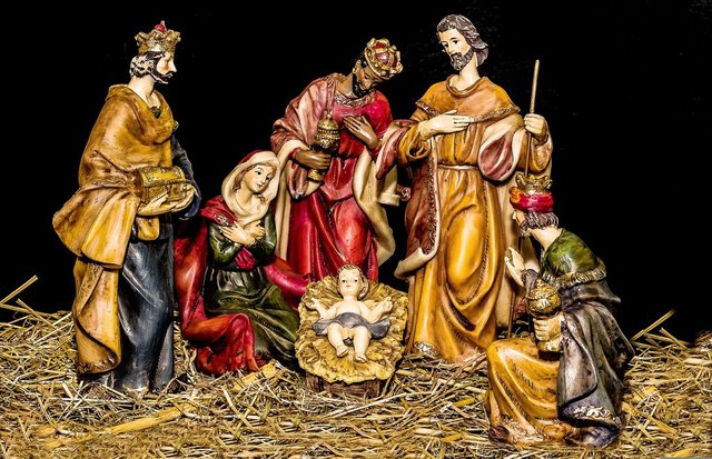 christmas-crib-figures-1905869_960_720.jpg