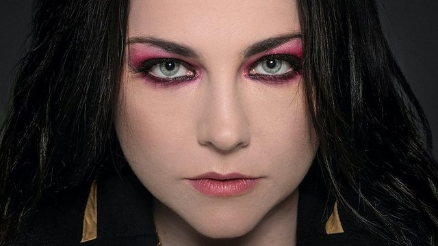 Amy-Lee-portrait-header-Kerrang-credit-Perou.jpg