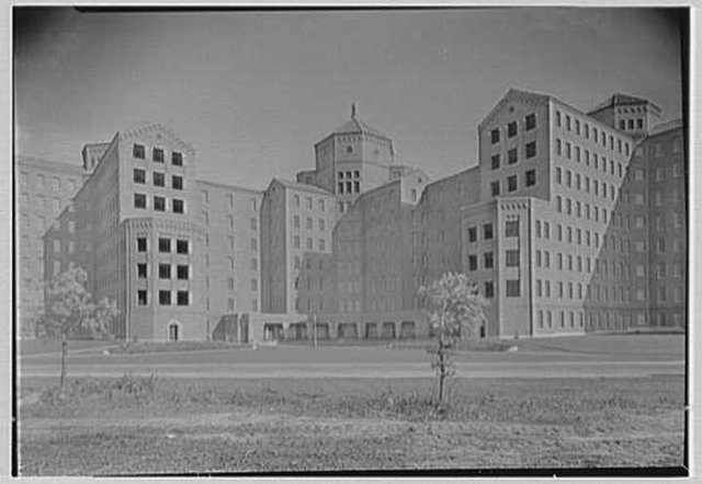 Pilgrim State Hospital,_Brentwood,_Long_Island._LOC_gsc.5a08072 public.jpg