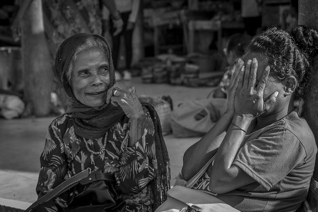 Mercado Taibessi vendedores 25 old woman portrait bw 1.jpg