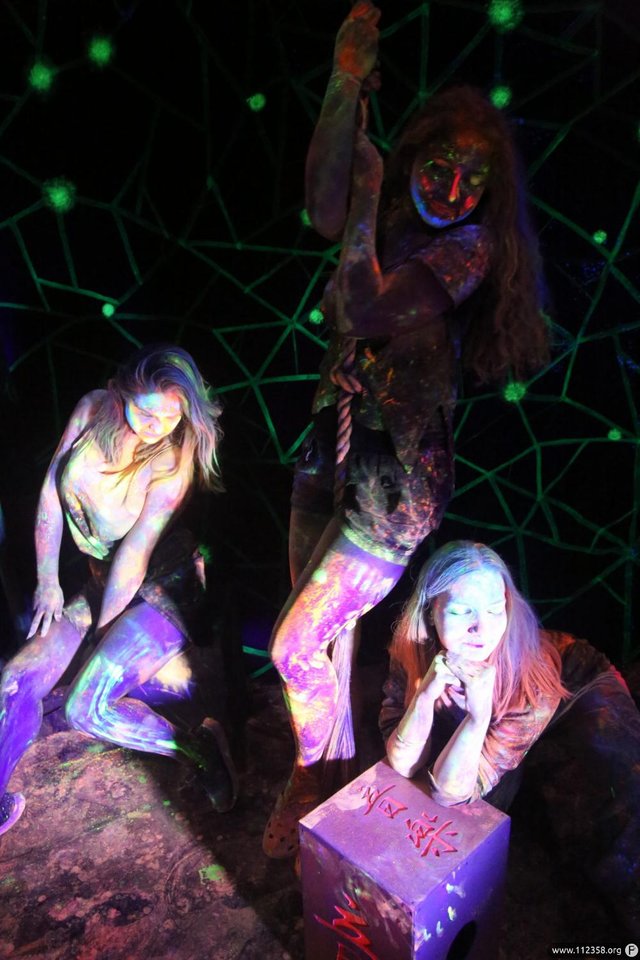 uv-portrety-body-painting-3.jpg