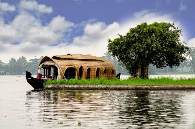 Alappuzha_Boat_Beauty_W.jpg