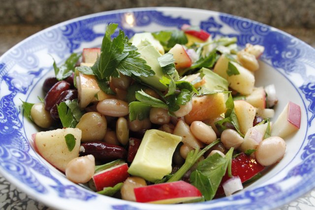 Introducing the Exquisite White Bean & Veggie Salad A Delightful Meatless Main-Dish.jpg