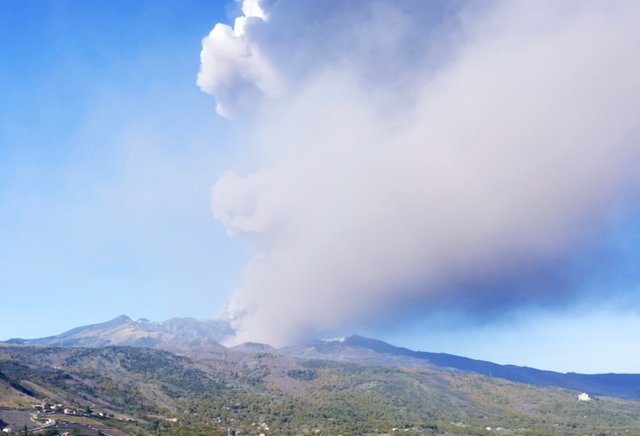 Eruzione Etna 24.12.2018.jpg