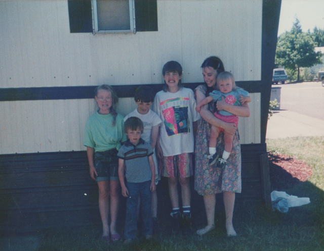 1991 apx Joey & Siblings & Alan & Mom ok.png