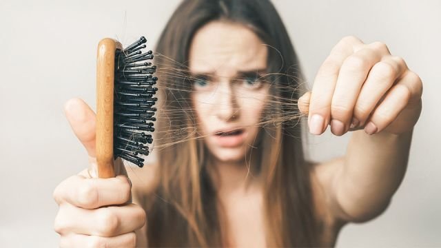 5problemscausewomanhairloss_featured_960x540-640x360.jpg