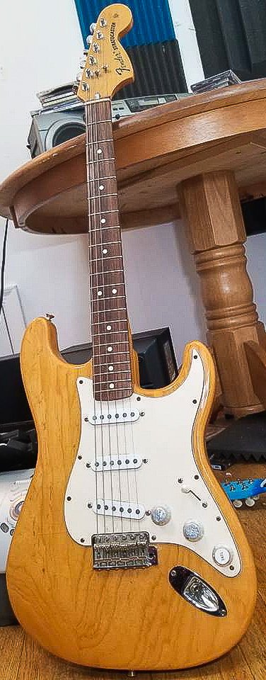 fender orange4.jpg