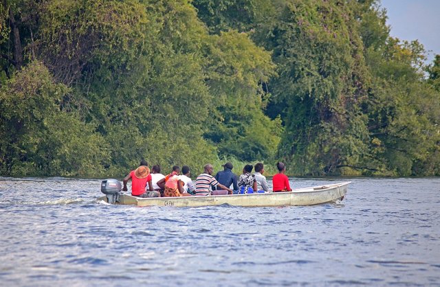 passengers-in-a-small-boat-3845514_1280.jpg