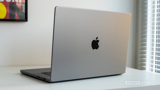 Macbook-Pro-2021-Space-Gray-Apple-logo-on-lid-scaled.jpg