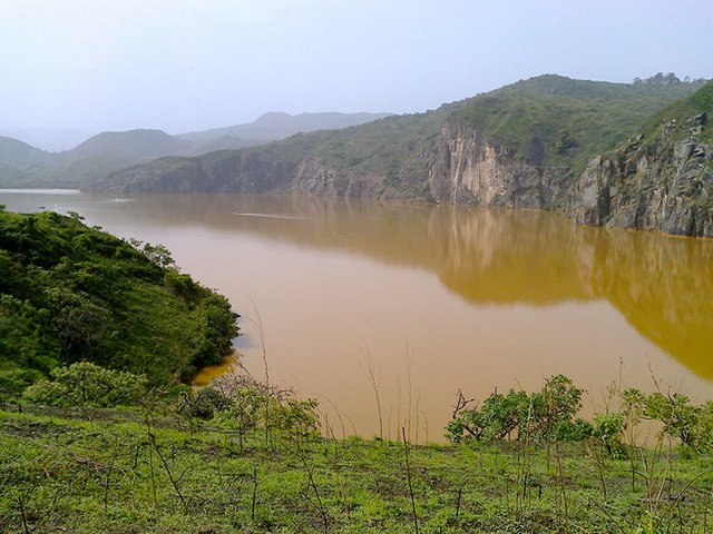 lake-nyos-cameroon.jpg