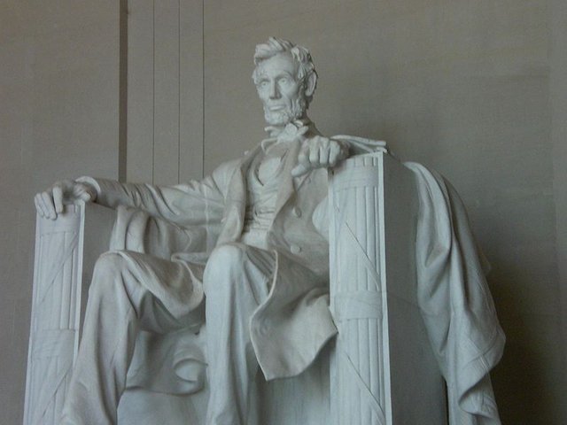 800px-Lincoln_Memorial_Inside.jpg