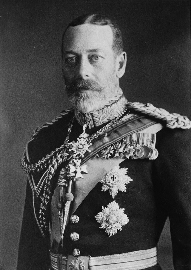 1200px-King_George_1923_LCCN2014715558_(cropped).jpg