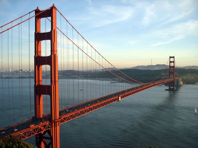 1200px-GoldenGateBridge-001.jpg