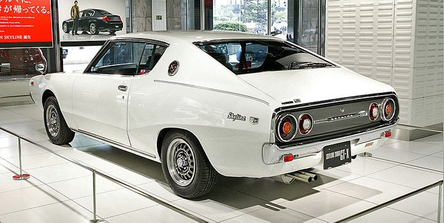 800px-Nissan_Skyline 4ta gen 2.jpg