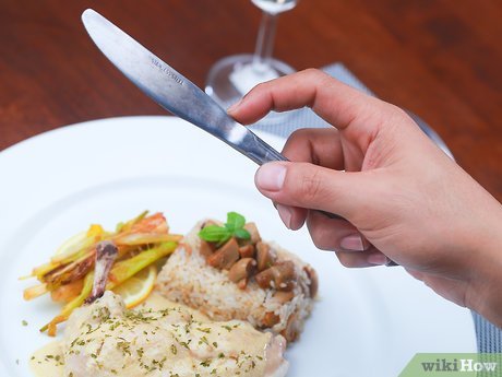 v4-460px-Use-a-Fork-and-Knife-Properly-Step-2.jpg