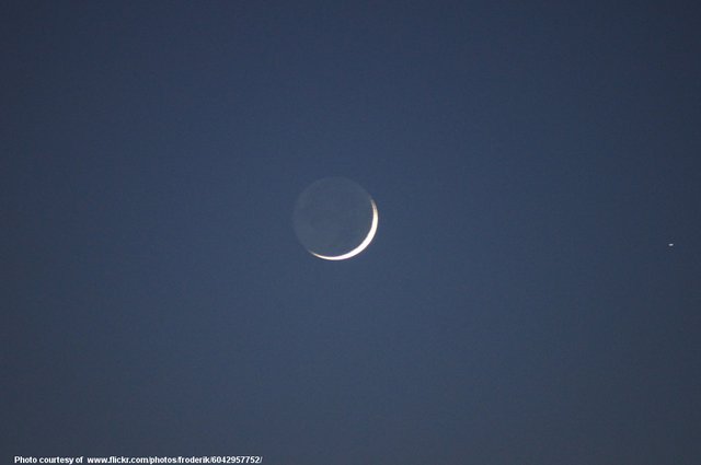 NewMoon-002-041118.jpg