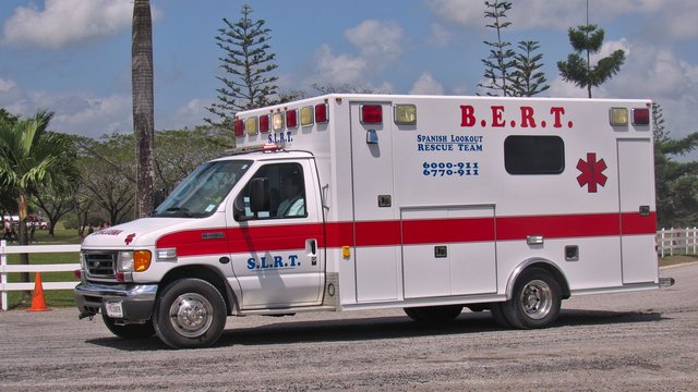 ambulance-g74384c26c_1280.jpg