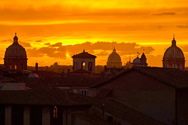 sunset_over_rome_by_citizenfresh-db7zb0p.jpg