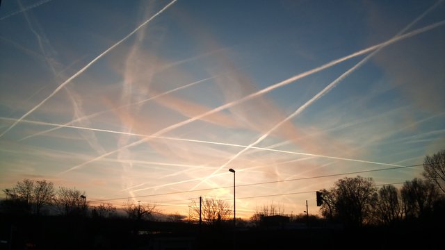 Chem Trails Clouds chemtrail.jpg