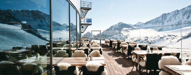 stubai-glacier-mountain-restaurant-schaufelspitz-660x260-stubaier-gletscher-andre-schoenherr.jpg