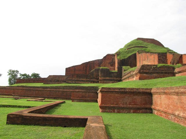 Somapura-Mahavihara-Bangladesh-1.jpg