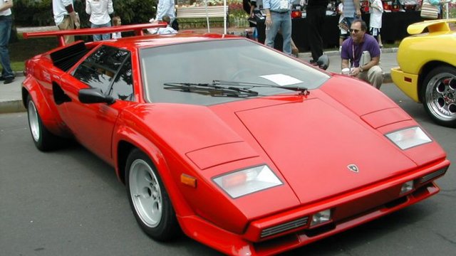 Lamborghini_Countach_LP500S-primary.jpg