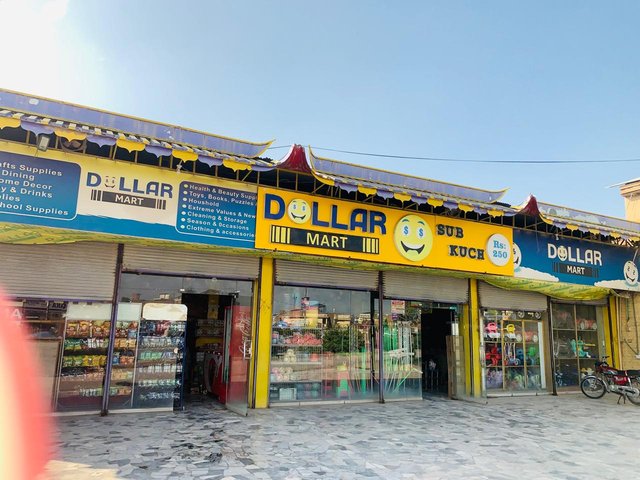 foutsider pic of shop.jpg